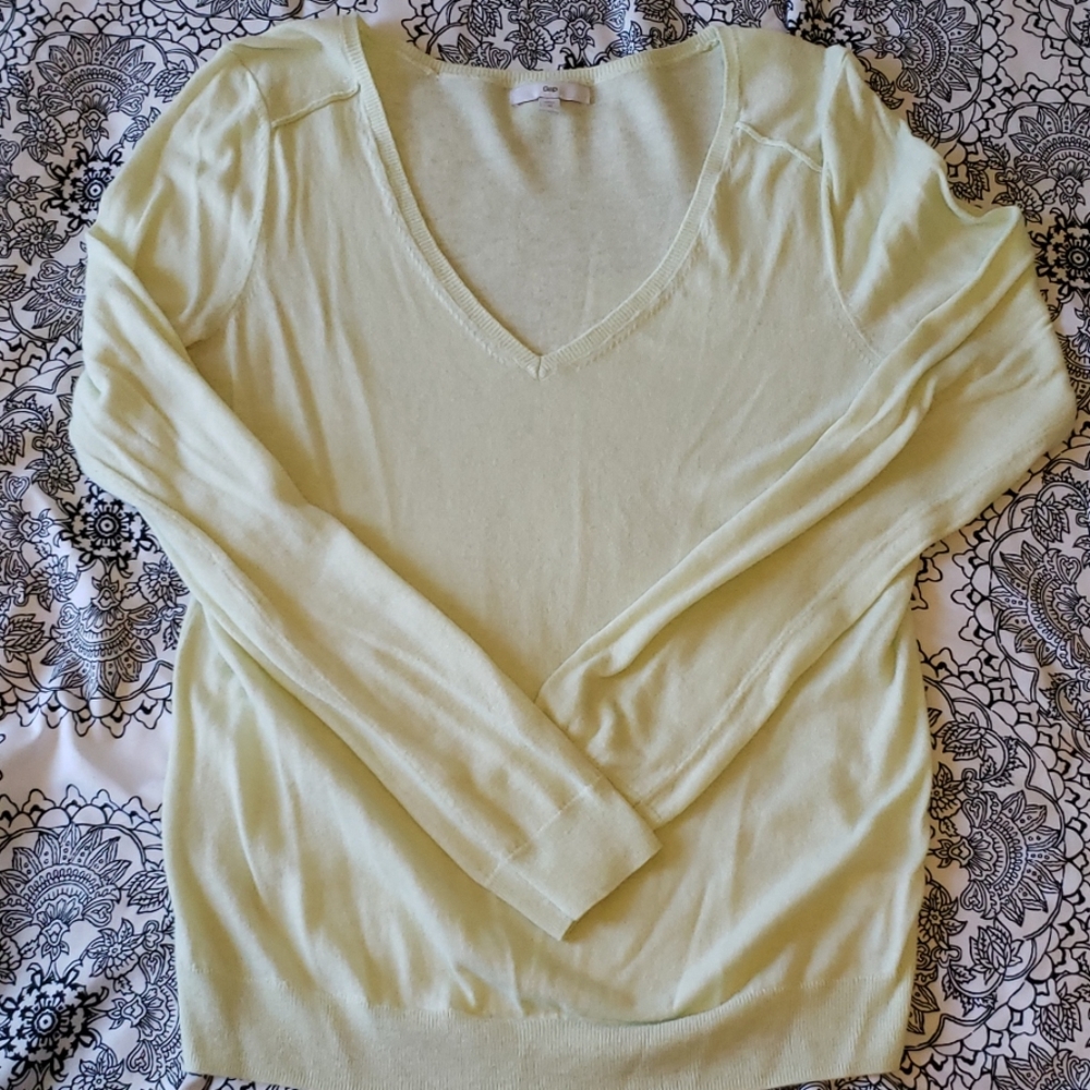 Lightweight sweater